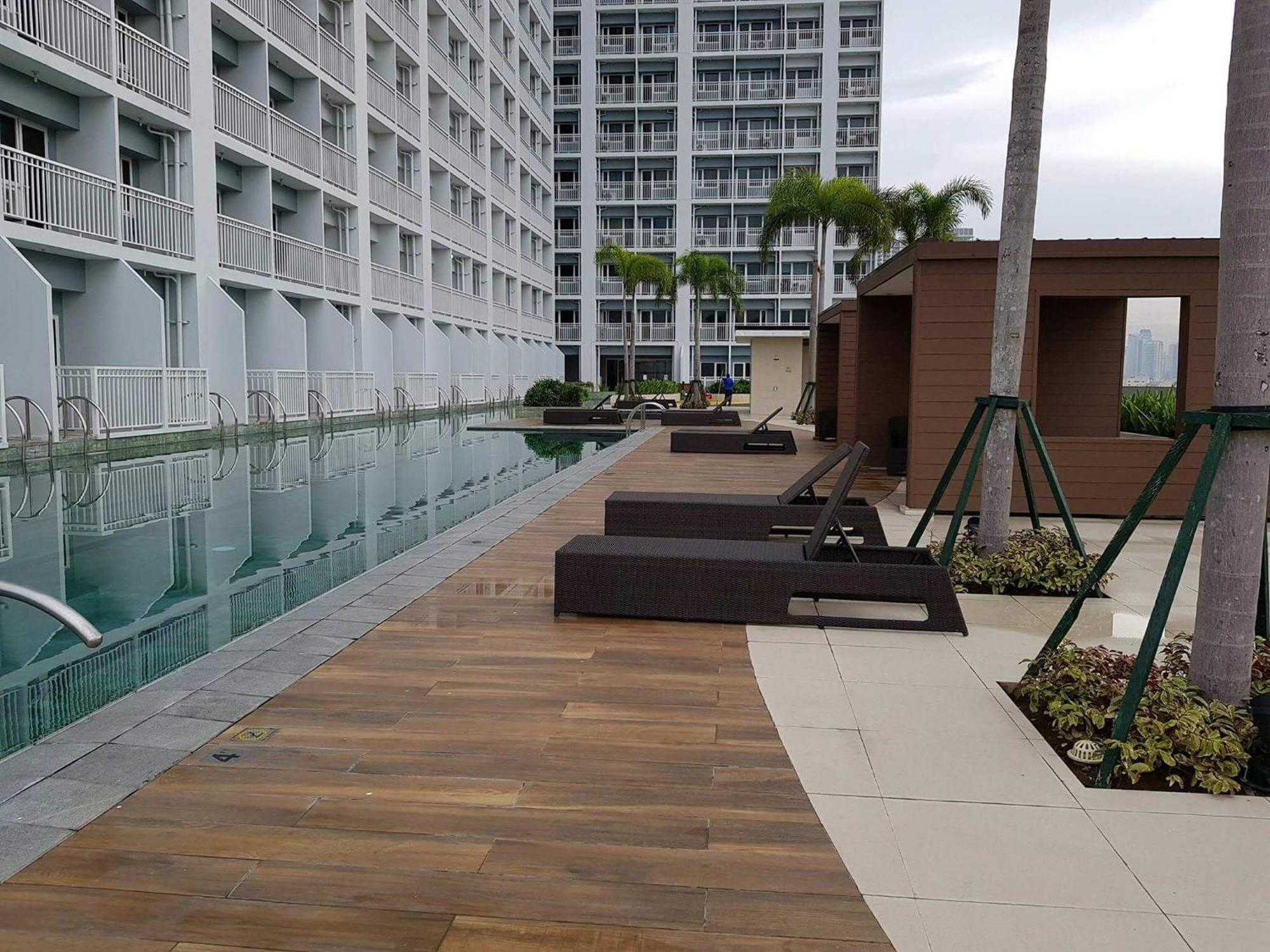 Studio Unit At The Breeze Residences Manila Exterior foto