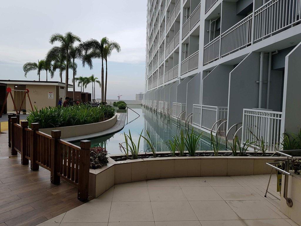 Studio Unit At The Breeze Residences Manila Exterior foto